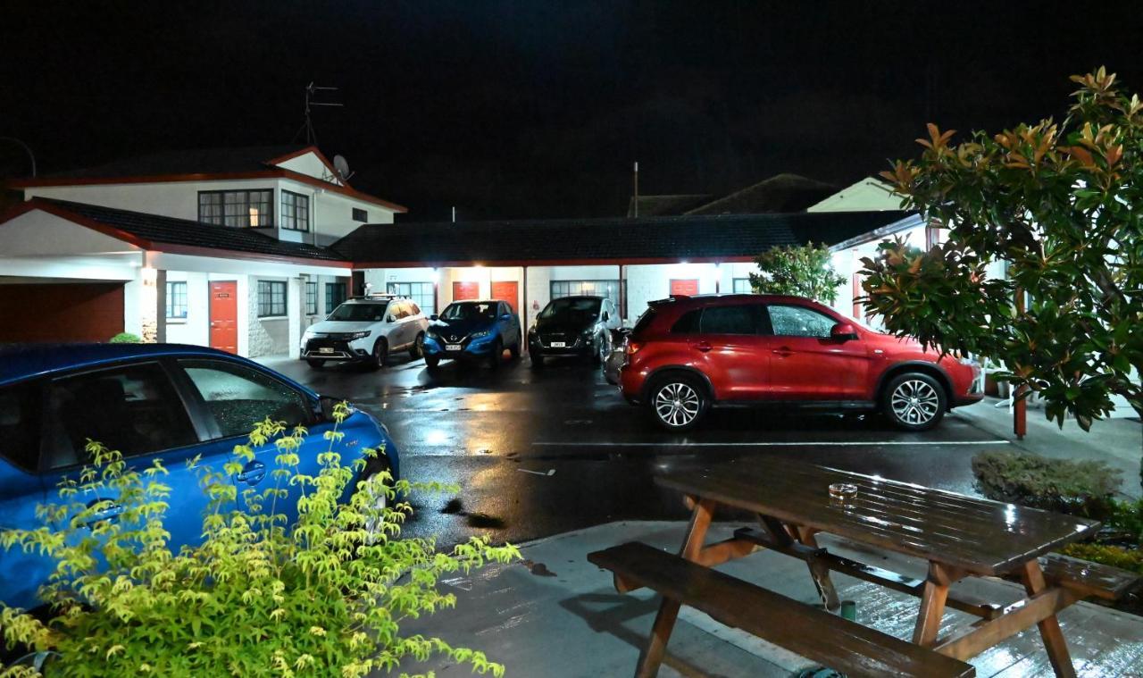 Bk'S Magnolia Motor Lodge Whanganui Kültér fotó